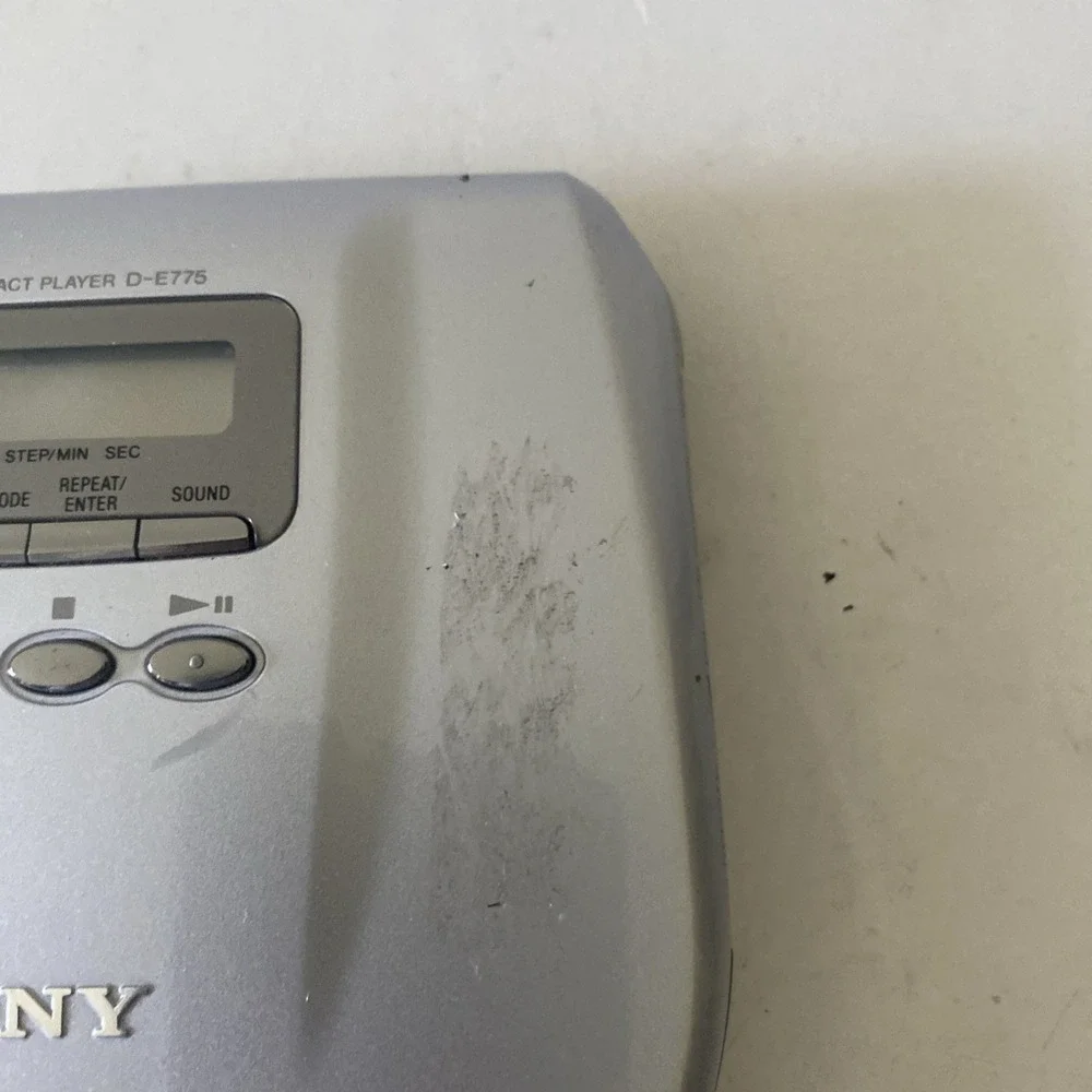 Sony Discman ESP2 Portable Personal CD Player Silver D-E775 Shock Protection